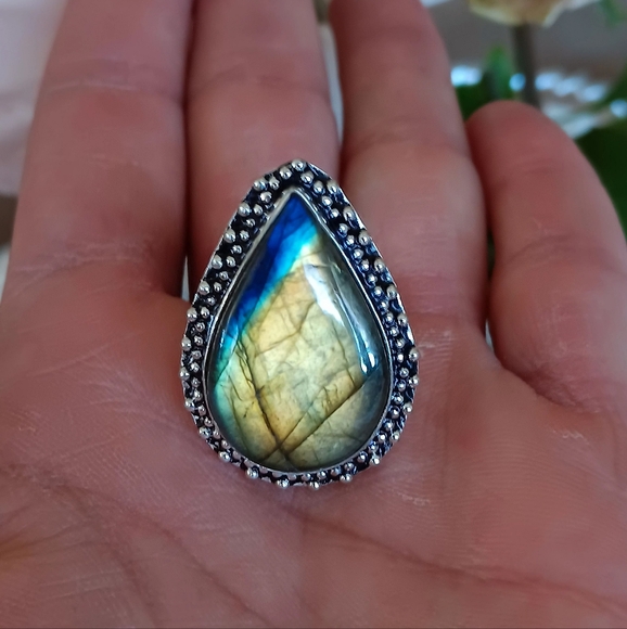 đź’™Gorgeous Blue Flash Labradorite Gemstone Boho Ring - Picture 3 of 3